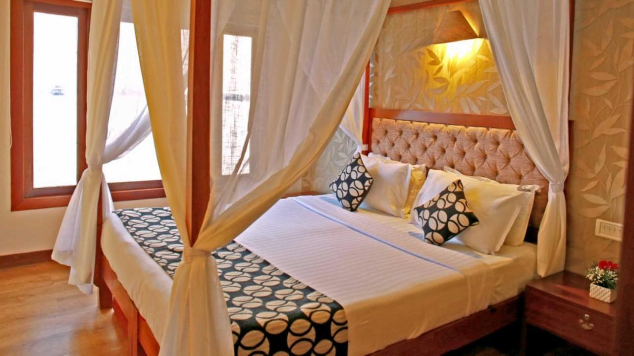 Cosy Premium Houseboats Hotel Alappuzha Eksteriør billede