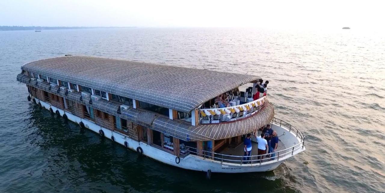 Cosy Premium Houseboats Hotel Alappuzha Eksteriør billede