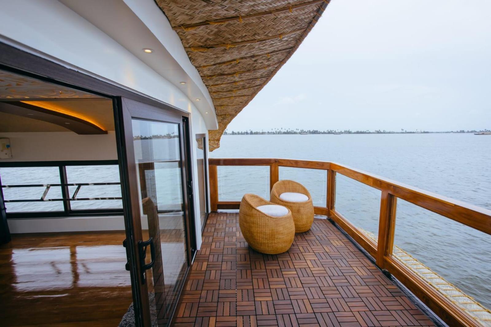 Cosy Premium Houseboats Hotel Alappuzha Eksteriør billede