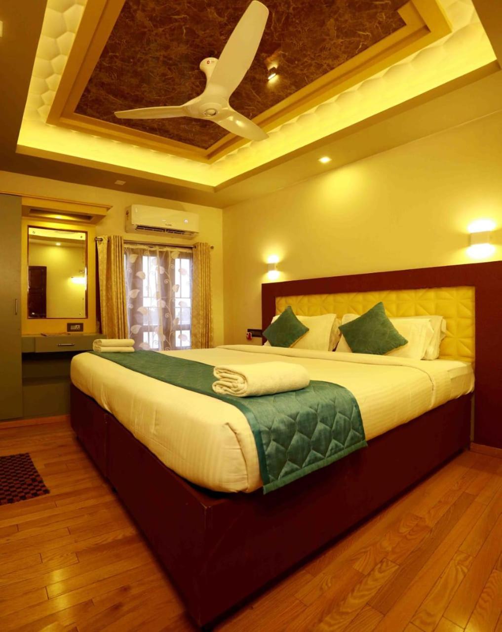 Cosy Premium Houseboats Hotel Alappuzha Eksteriør billede