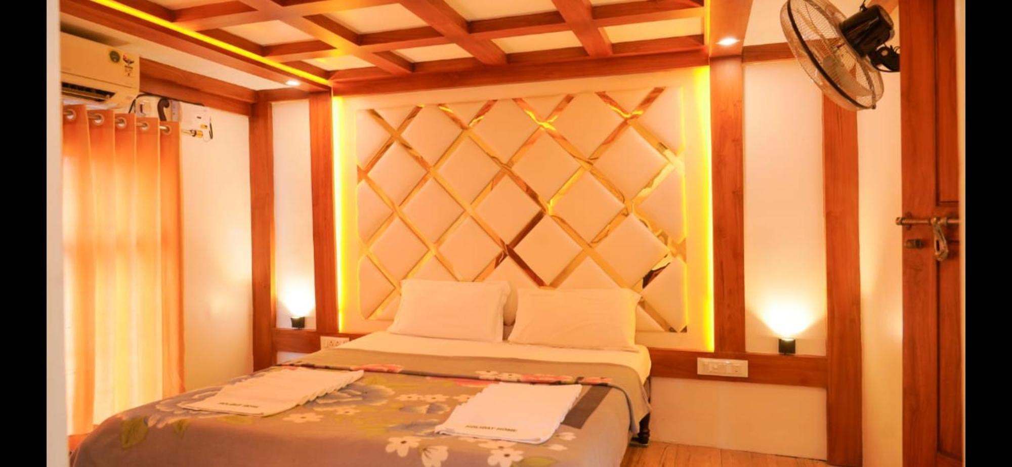 Cosy Premium Houseboats Hotel Alappuzha Eksteriør billede
