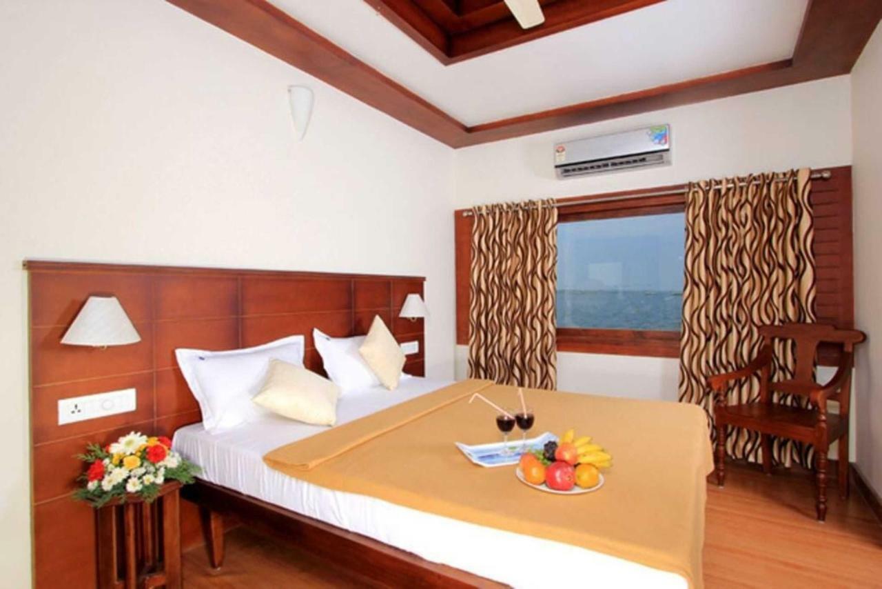 Cosy Premium Houseboats Hotel Alappuzha Eksteriør billede