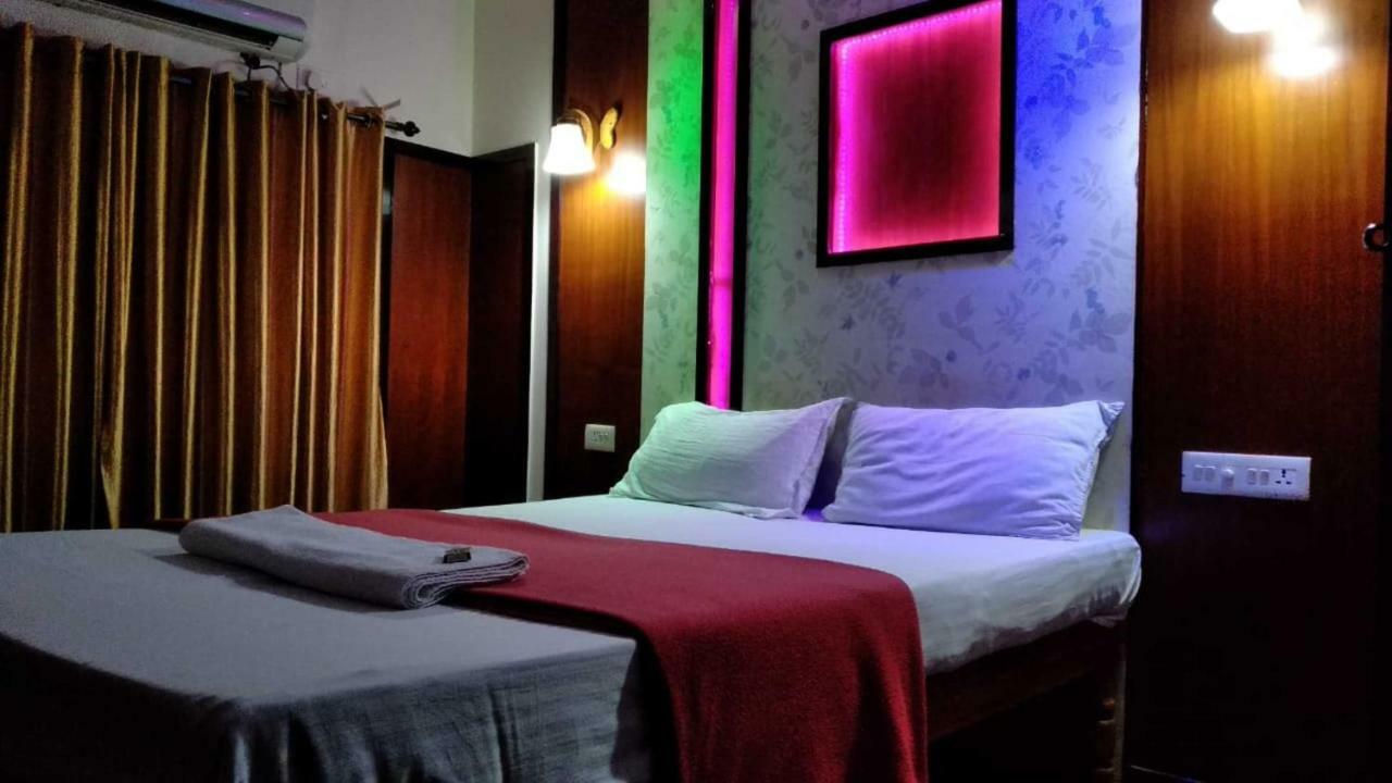 Cosy Premium Houseboats Hotel Alappuzha Eksteriør billede