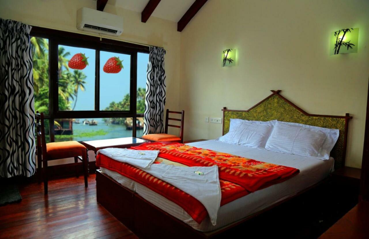 Cosy Premium Houseboats Hotel Alappuzha Eksteriør billede