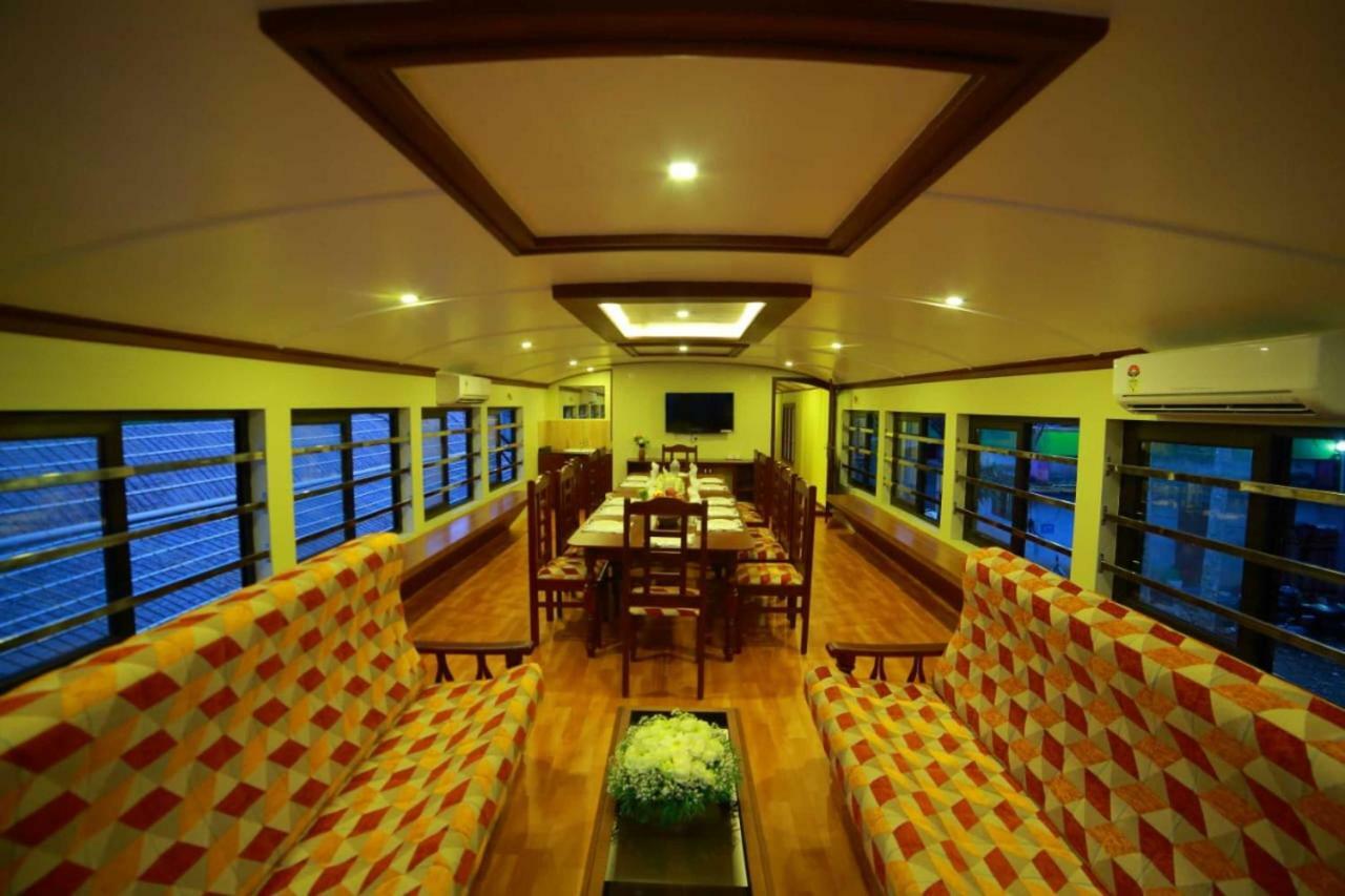 Cosy Premium Houseboats Hotel Alappuzha Eksteriør billede