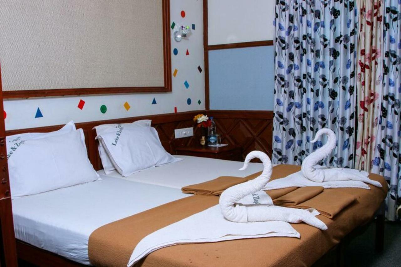 Cosy Premium Houseboats Hotel Alappuzha Eksteriør billede